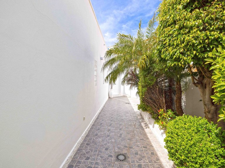 Villa for Sale in Benalmadena Costa, Malaga 7