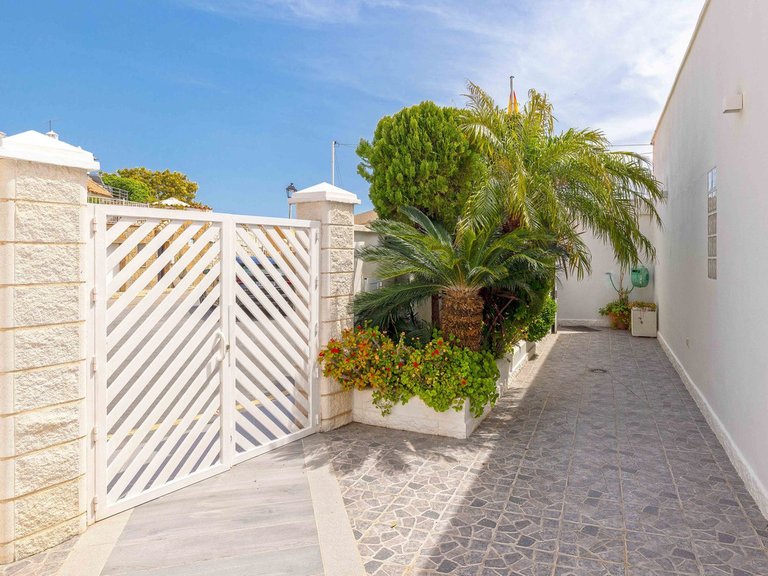Villa for Sale in Benalmadena Costa, Malaga 77
