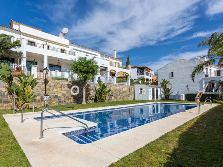 Villa for Sale in Estepona, Malaga 1