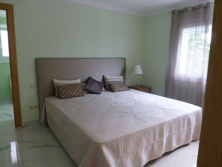 Villa for Sale in Estepona, Malaga 9