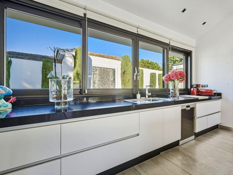 Villa for Sale in Guadalmina Baja, Malaga 24