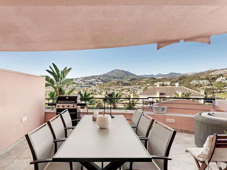 Apartment for Sale in Nueva Andalucía, Malaga 3