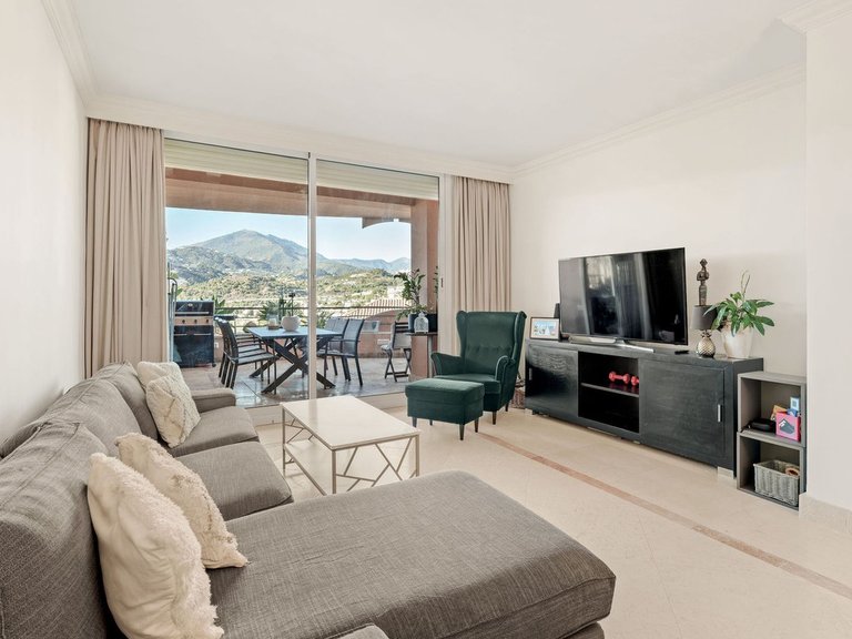 Apartment for Sale in Nueva Andalucía, Malaga 5