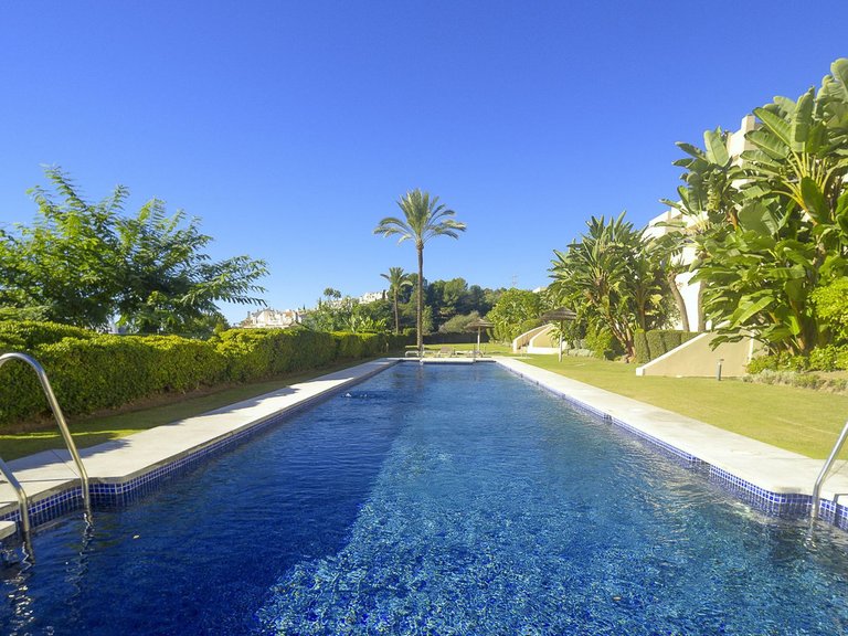 Apartment for Sale in Nueva Andalucía, Malaga 17