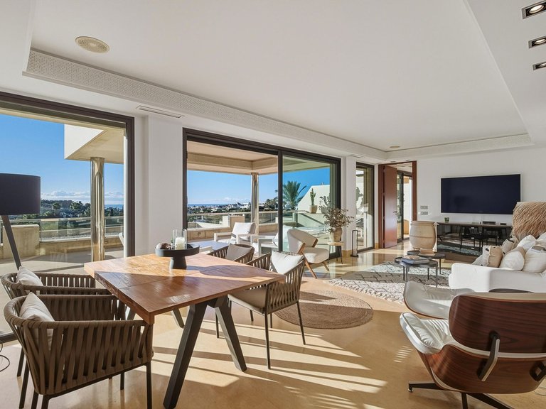 Apartment for Sale in Nueva Andalucía, Malaga 2