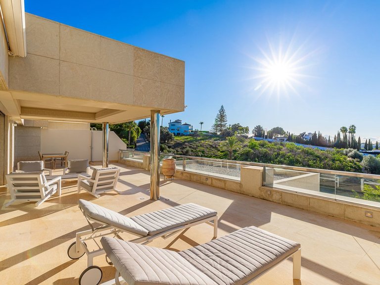 Apartment for Sale in Nueva Andalucía, Malaga 4