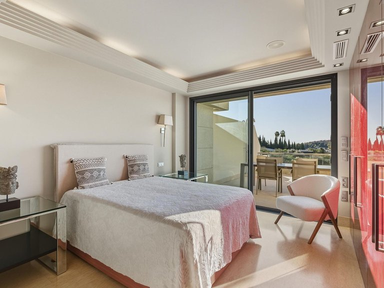 Apartment for Sale in Nueva Andalucía, Malaga 8