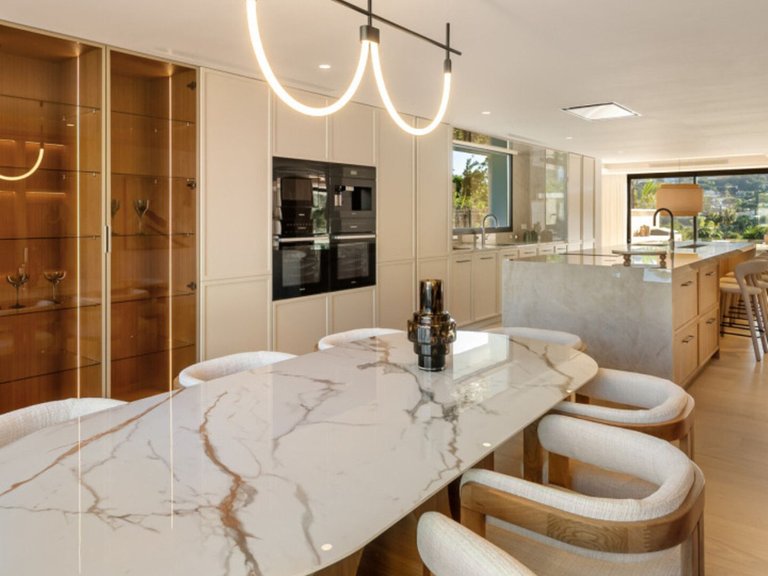 Villa for Sale in Nueva Andalucía, Malaga 16