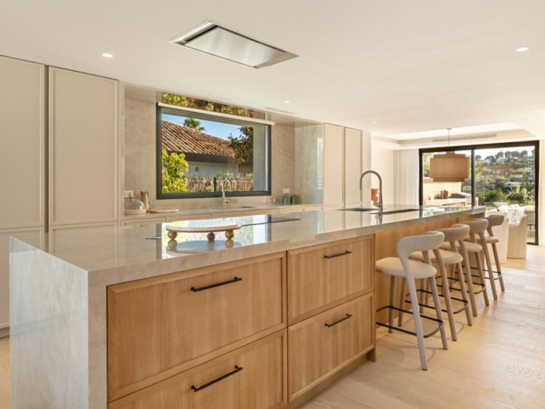 Villa for Sale in Nueva Andalucía, Malaga 17