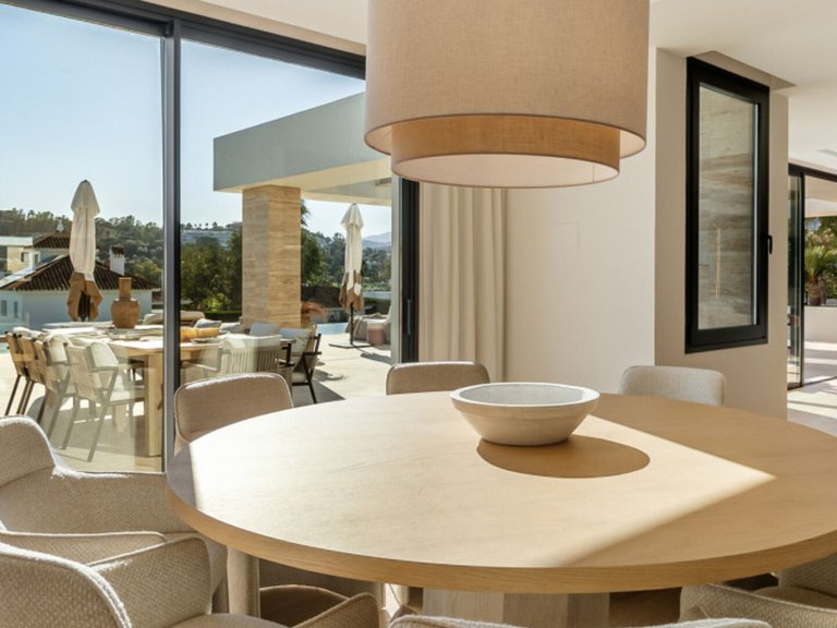 Villa for Sale in Nueva Andalucía, Malaga 18