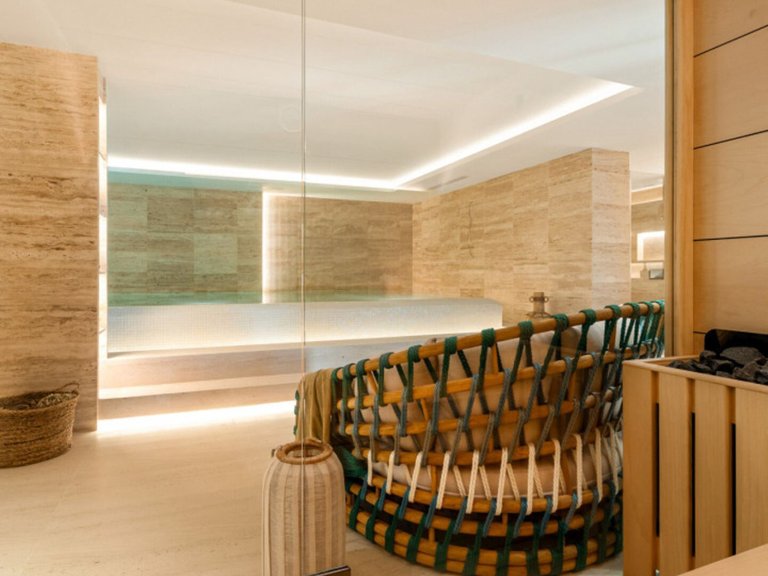 Villa for Sale in Nueva Andalucía, Malaga 24