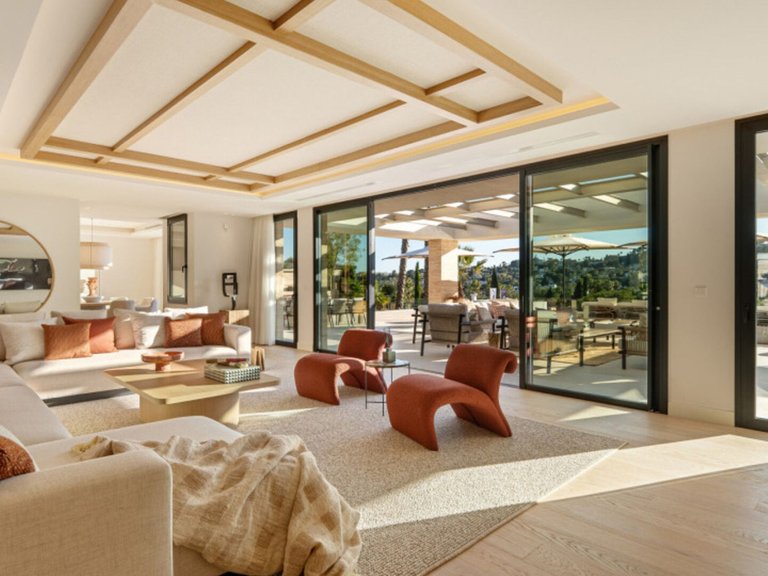 Villa for Sale in Nueva Andalucía, Malaga 26