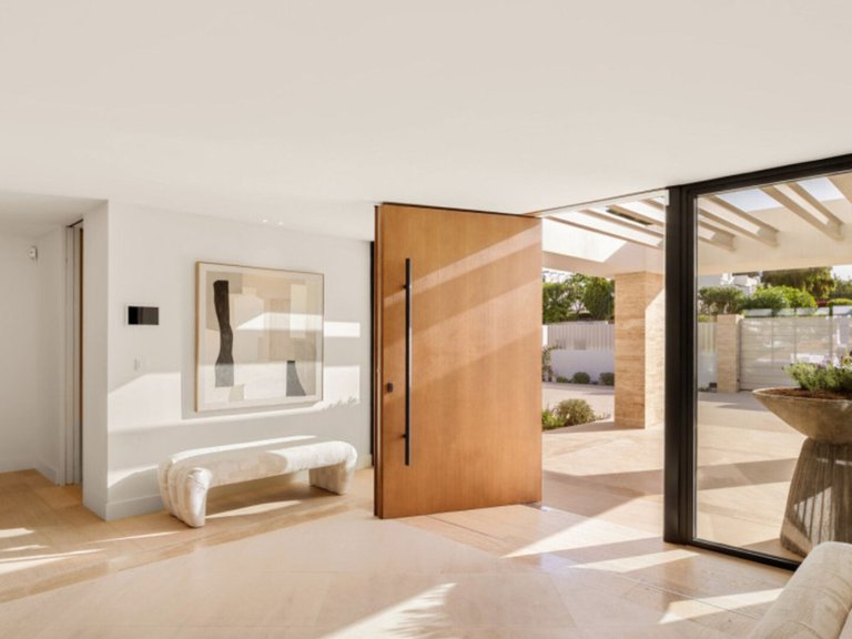 Villa for Sale in Nueva Andalucía, Malaga 28