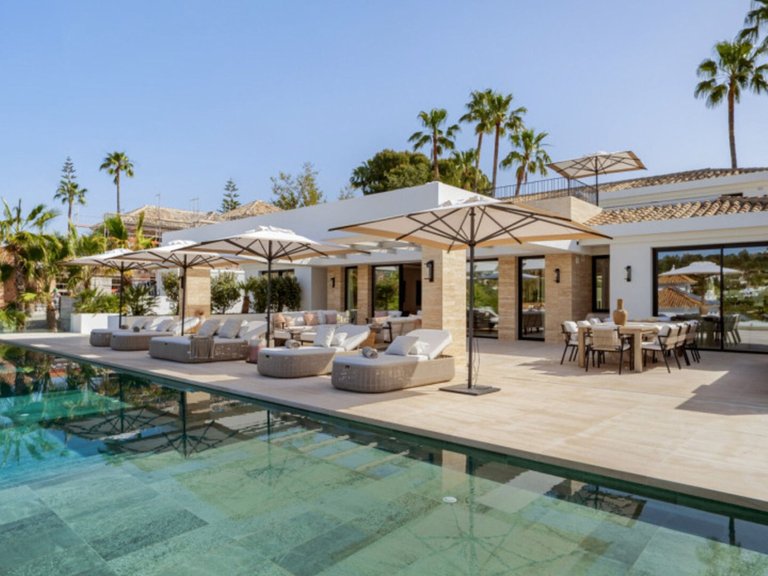 Villa for Sale in Nueva Andalucía, Malaga 3