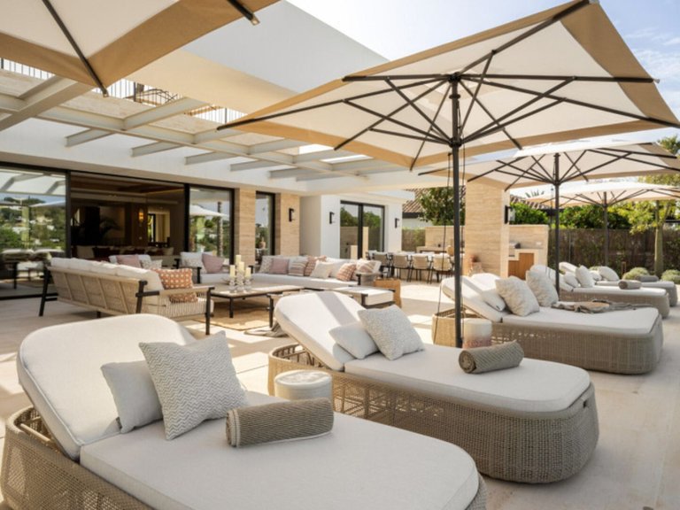 Villa for Sale in Nueva Andalucía, Malaga 31