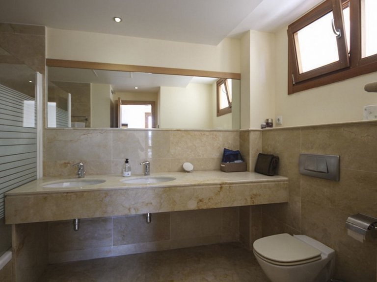 Apartment for Sale in Marbella, Malaga 13