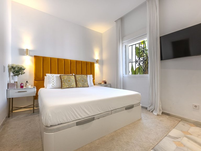 Apartment for Sale in Puerto Banús, Malaga 10