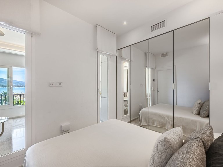 Apartment for Sale in Puerto Banús, Malaga 14