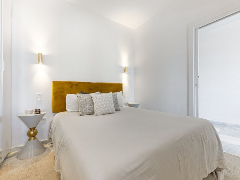 Apartment for Sale in Puerto Banús, Malaga 15