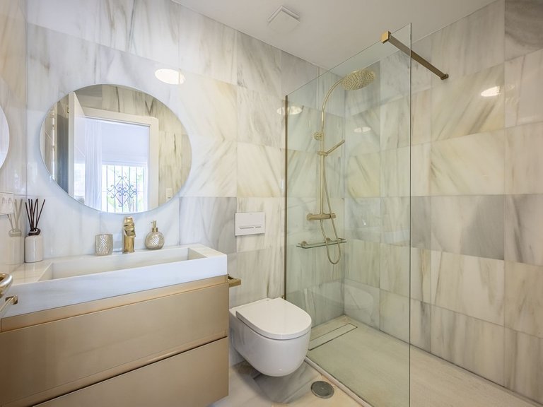 Apartment for Sale in Puerto Banús, Malaga 16