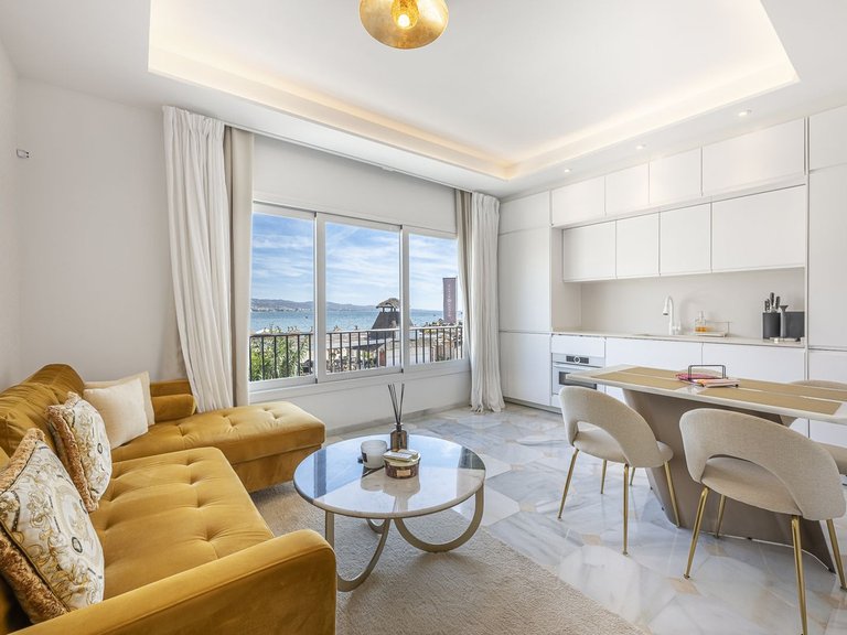 Apartment for Sale in Puerto Banús, Malaga 2