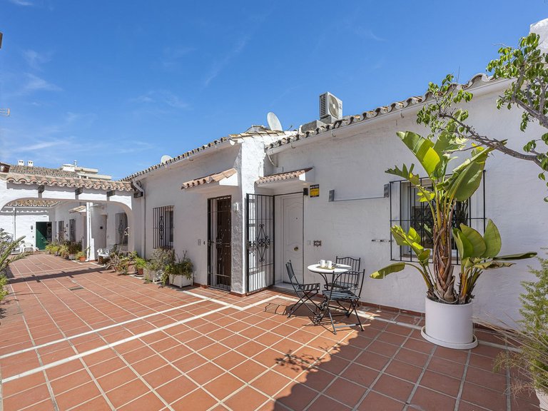 Apartment for Sale in Puerto Banús, Malaga 23