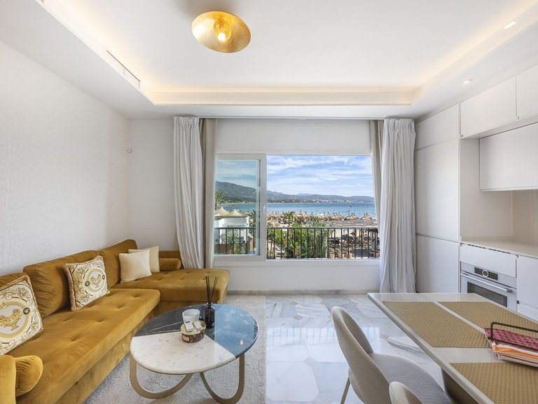 Apartment for Sale in Puerto Banús, Malaga 3