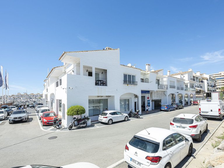 Apartment for Sale in Puerto Banús, Malaga 30