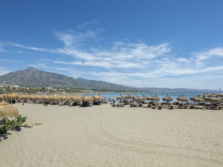 Apartment for Sale in Puerto Banús, Malaga 31