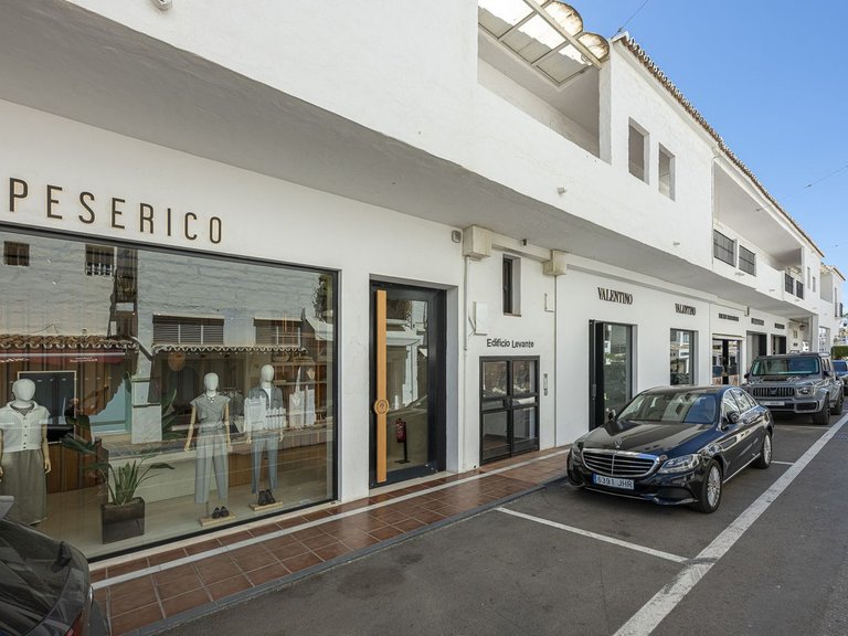 Apartment for Sale in Puerto Banús, Malaga 37