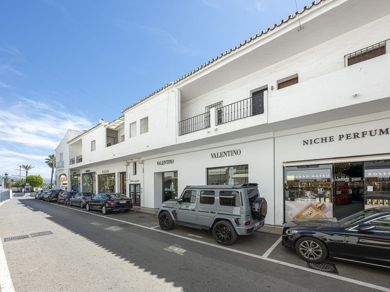 Apartment for Sale in Puerto Banús, Malaga 38