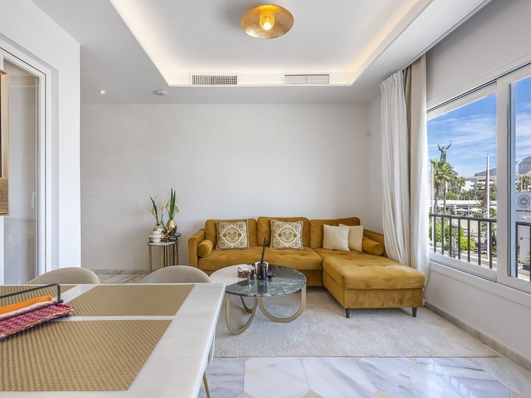 Apartment for Sale in Puerto Banús, Malaga 4