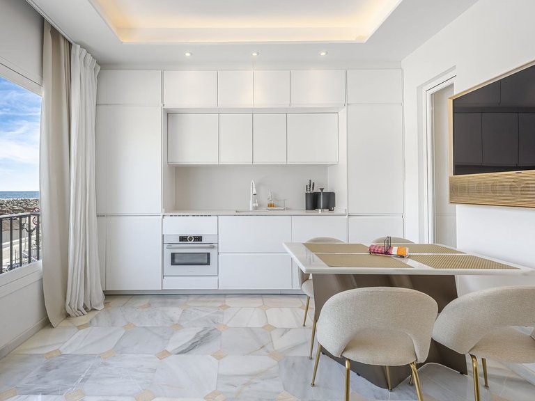Apartment for Sale in Puerto Banús, Malaga 5
