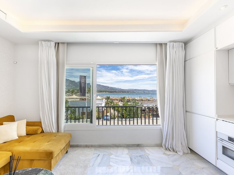 Apartment for Sale in Puerto Banús, Malaga 8