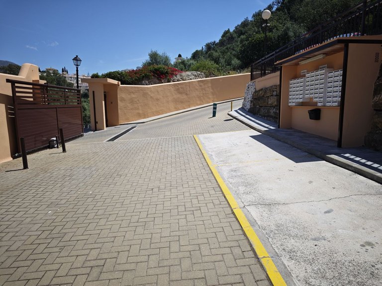 Apartment for Sale in Los Pacos, Malaga 37