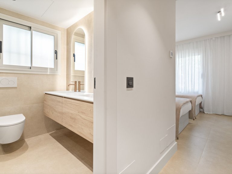 Apartment for Sale in Nueva Andalucía, Malaga 11