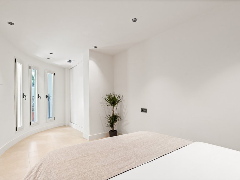 Apartment for Sale in Nueva Andalucía, Malaga 17