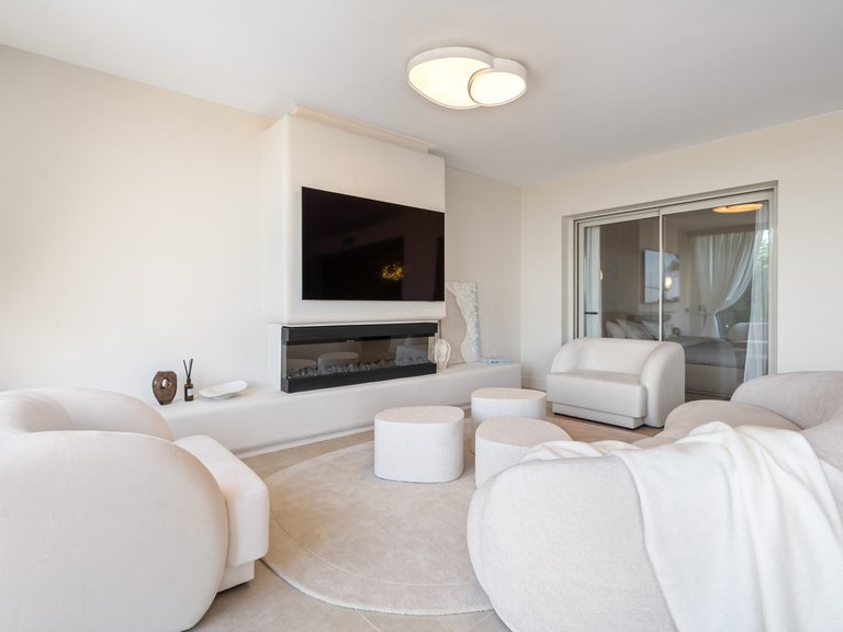 Apartment for Sale in Nueva Andalucía, Malaga 20