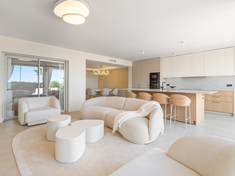 Apartment for Sale in Nueva Andalucía, Malaga 21