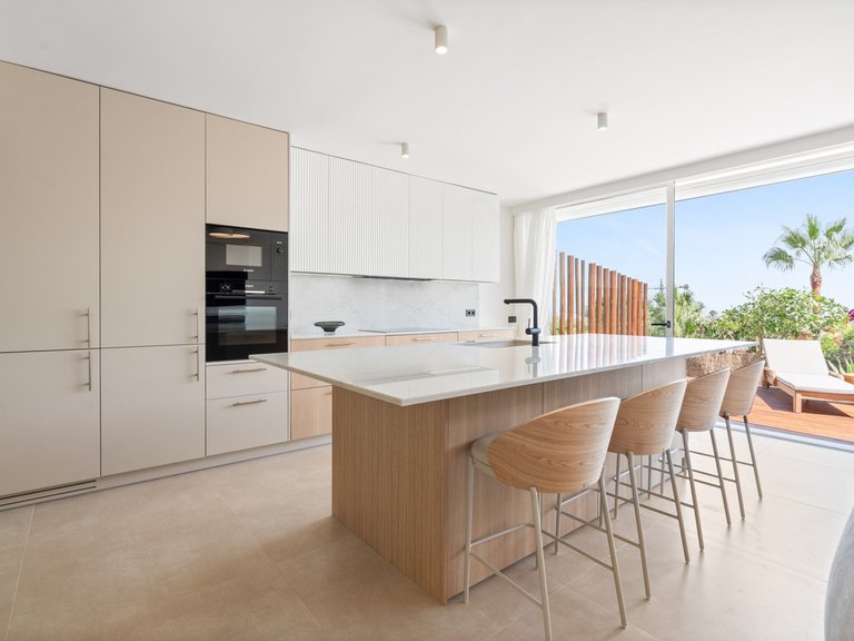 Apartment for Sale in Nueva Andalucía, Malaga 4