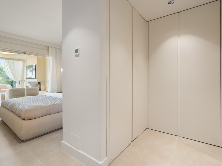 Apartment for Sale in Nueva Andalucía, Malaga 8