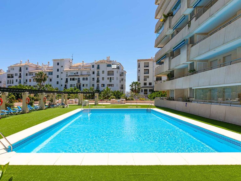 Apartment for Sale in Puerto Banús, Malaga 13