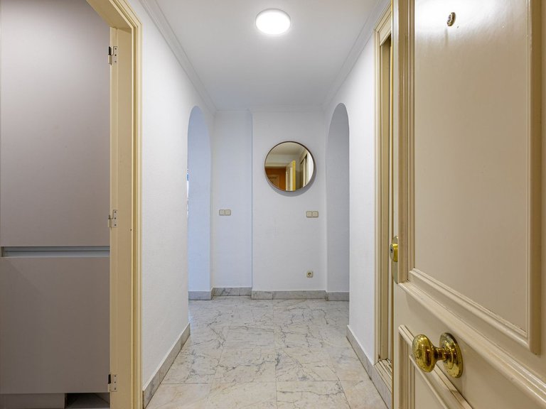 Apartment for Sale in Puerto Banús, Malaga 2