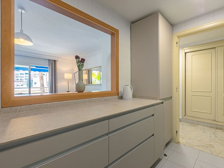 Apartment for Sale in Puerto Banús, Malaga 3
