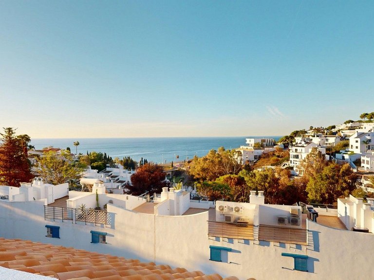 Villa for Sale in Benalmadena Costa, Malaga 10