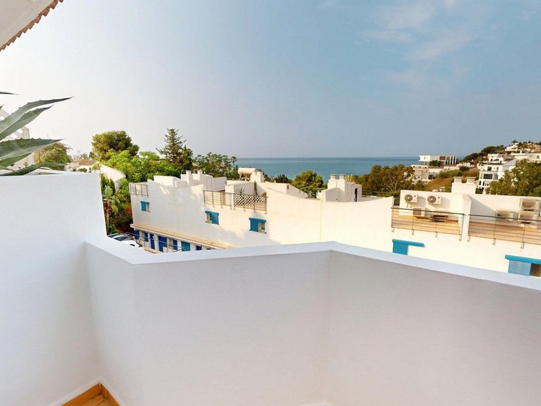 Villa for Sale in Benalmadena Costa, Malaga 11