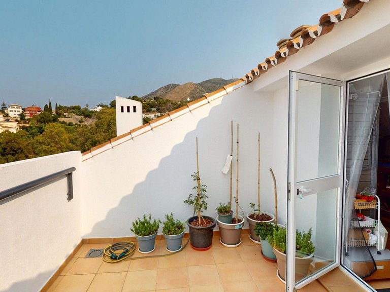 Villa for Sale in Benalmadena Costa, Malaga 17