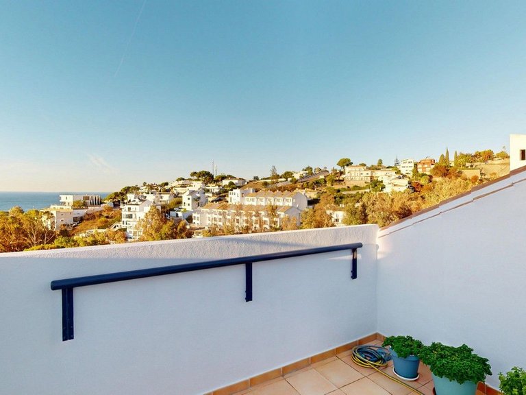 Villa for Sale in Benalmadena Costa, Malaga 18