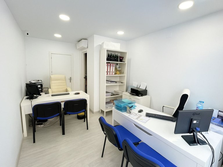 Commercial for Sale in Fuengirola, Malaga 1