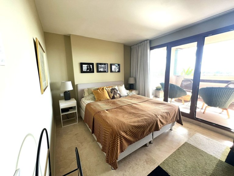 Apartment for Sale in El Paraiso, Malaga 11